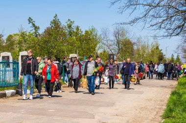 23 Nisan 2023 Beltsy, Moldova. Resimli editör kullanımı için. Mezarlıkta Anma Günleri
