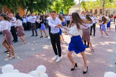 30 Mayıs 2023 Beltsy, Moldova. Resimli editör kullanımı için. Okul balosu.