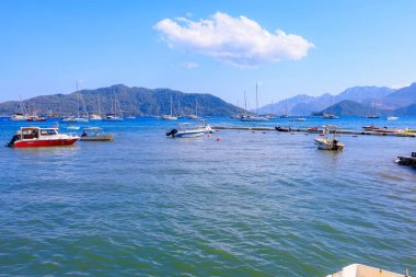 6 Ağustos 2023 Marmaris Turkey. Resimli editör kullanımı için. Şehir Deniz Koyu