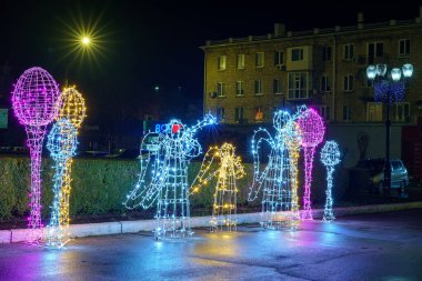 16 Nisan 2023 Beltsy, Moldova. Resimli editör kullanımı için. Paskalya Şehir Dekorasyonu