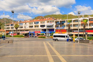 6 Ağustos 2023 Marmaris Turkey. Resimli editör kullanımı için. Şehrin yaya meydanı.