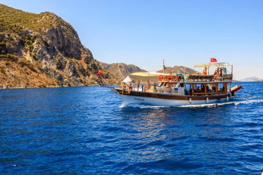 8 Ağustos 2023 Türkiye Mugla, Ege Adaları. Resimli editör kullanımı için. Deniz yolculuğunda bir yat gezisi.