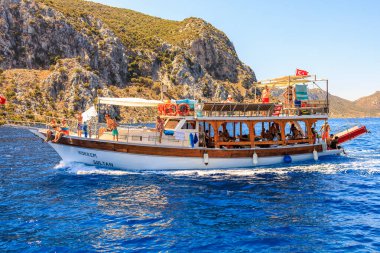 8 Ağustos 2023 Türkiye Mugla, Ege Adaları. Resimli editör kullanımı için. Deniz yolculuğunda bir yat gezisi.