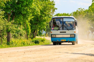 23 Mayıs 2023 Dobruja köyü, Singerei bölgesi, Moldova. Resimli editör kullanımı için. Köylüler için otobüs