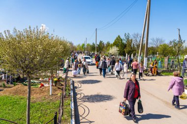23 Nisan 2023 Beltsy, Moldova. Resimli editör kullanımı için. Mezarlıkta Anma Günleri