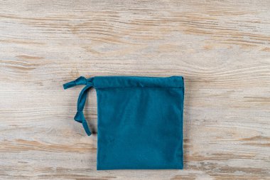 Kitaplar ve dizüstü bilgisayarlar için kadife kapaklar. Seçici odaklı arkaplan ve metin için alanı kopyala