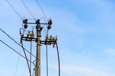 Direk kabloları. Seçici odaklı arkaplan ve metin için alanı kopyala.