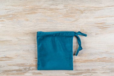 Kitaplar ve dizüstü bilgisayarlar için kadife kapaklar. Seçici odaklı arkaplan ve metin için alanı kopyala