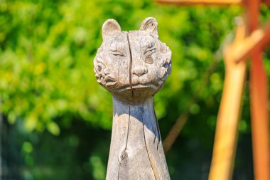 Eski moda ahşap dekoru oymuş. Seçici odak ve kopyalama alanı olan arkaplan