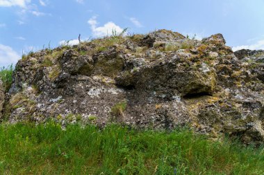 Rocky doğa. Seçici odaklı arkaplan ve metin için alanı kopyala.