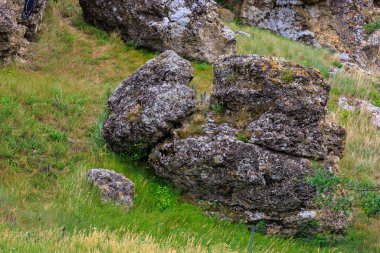 Rocky doğa. Seçici odaklı arkaplan ve metin için alanı kopyala.
