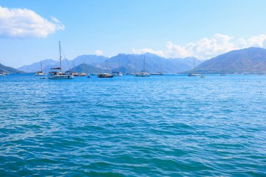 Türkiye 'nin Marmaris kentindeki ünlü sessiz koy. Seçici odaklı arkaplan ve metin için alanı kopyala