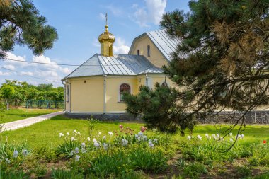Tapınak ya da kilise binası. Seçici odaklı arkaplan ve metin için alanı kopyala.
