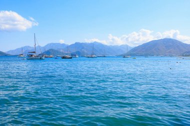 Türkiye 'nin Marmaris kentindeki ünlü sessiz koy. Seçici odaklı arkaplan ve metin için alanı kopyala