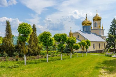 Tapınak ya da kilise binası. Seçici odaklı arkaplan ve metin için alanı kopyala.