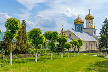 Tapınak ya da kilise binası. Seçici odaklı arkaplan ve metin için alanı kopyala.