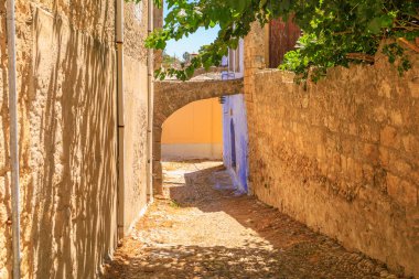 Eski şehrin dar sokakları. Seçici odaklı arkaplan ve metin için alanı kopyala