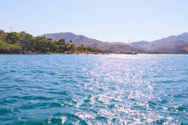 Turist körfezi manzarası. Seçici odaklı arkaplan ve metin için alanı kopyala