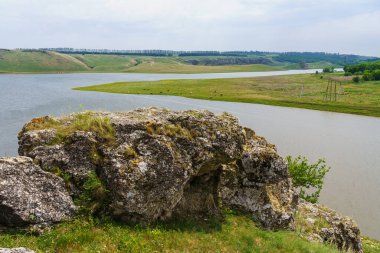 Rocky doğa. Seçici odaklı arkaplan ve metin için alanı kopyala.