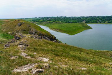 Rocky doğa. Seçici odaklı arkaplan ve metin için alanı kopyala.
