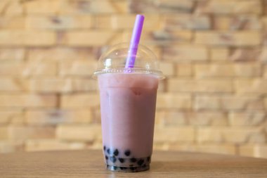 Berry ferahlatıcı kokteyl. Seçici odaklı arkaplan ve metin için alanı kopyala