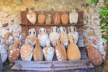 Antika kil vazolar. Seçici odaklı arkaplan ve metin için alanı kopyala.