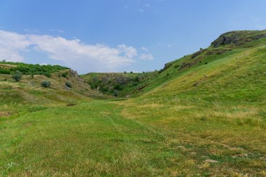Hilly Vadisi. Seçici odaklı arkaplan ve metin için alanı kopyala.