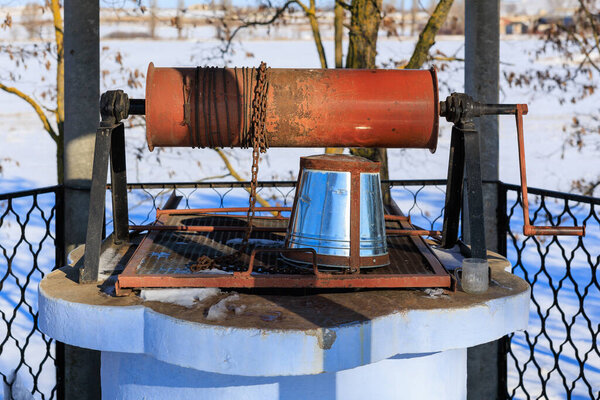 Ну, в зимней деревне. Фон с выборочной фокусировкой и местом для копирования текста