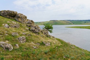 Hilly Vadisi. Seçici odaklı arkaplan ve metin için alanı kopyala.