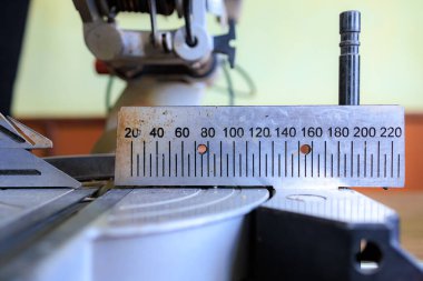 Kurusıkı kesmek için kullanım kılavuzu. Seçici odaklı arkaplan ve metin için alanı kopyala