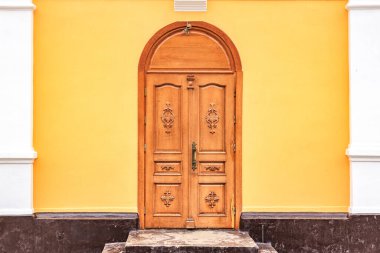 Tahta kapı. Seçici odaklı arkaplan ve metin için alanı kopyala