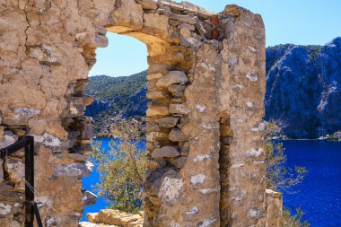 Antik bir şehrin antik kalıntıları. Seçici odaklı arkaplan ve metin için alanı kopyala