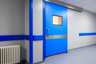 Hastanedeki kapı. Seçici odaklı arkaplan ve metin için alanı kopyala