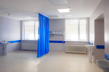 Hastane bekleme odasında duş al. Seçici odaklı arkaplan ve metin için alanı kopyala