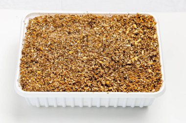 Çekirdekler tepside. Seçici odaklı arkaplan ve metin için alanı kopyala