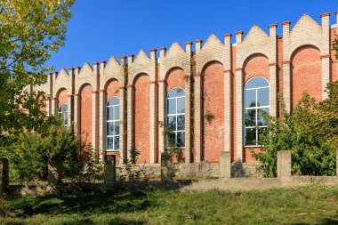 Eski tuğla bina. Seçici odaklı arkaplan ve metin için alanı kopyala