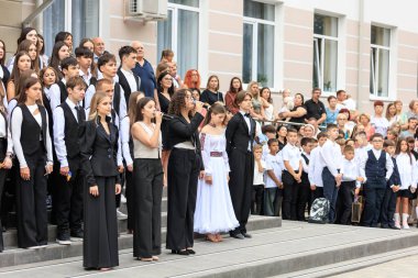 Toplum etkinliğinde çok kültürlü okul korosu sahne alacak. 2 Eylül 2024 Balti Moldova.