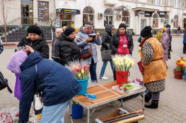 7 Mart 2024 Balti Moldova. İllüstrasyon başyazısı. Bahar tatili için çiçek fuarı