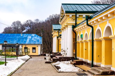 Moldova Cumhuriyeti 'ndeki Hincu Manastırı. Seçici odaklı arkaplan ve metin için alanı kopyala