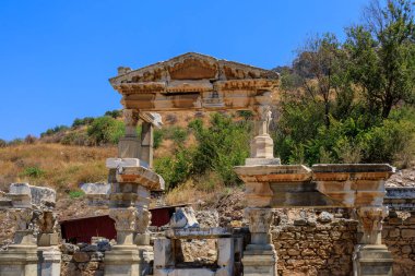 10 Ağustos 2023 Ephesus Turkey. Resimli editör kullanımı için. Eski bir şehrin kalıntıları, dünyanın yok olmuş bir harikası.