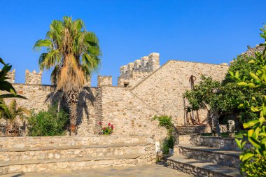 Marmaris şehrinin antik şehir kalesi. Seçici odaklı arkaplan ve metin için alanı kopyala.