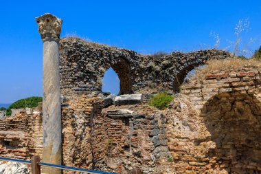 Antika taş kemer. Seçici odaklı arkaplan ve metin için alanı kopyala