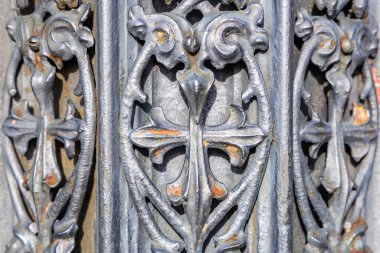 Yıpranmış patinaj yakın plan karmaşık demircilik tasarımı.