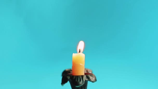 배경에 촛불을 태운다 — 비디오