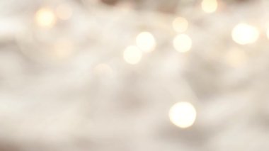 Hafif arka planda sarı bokeh etkisi. Bir çelenk Bokeh arka planı. Bulanık Noel Işıkları Bokeh Arkaplanı