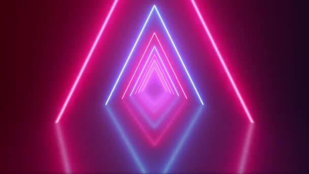 輝くピンクとブルーの三角形の形をしたネオントンネルを光の反射で飛んでいます このトレンディなモダンなネオンライトモーション背景アニメーションはフルHdとループです — ストック動画