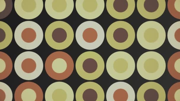 Trendig Retro 1970 Talet Geometrisk Bakgrund Med Färgglada Blinkande Cirklar — Stockvideo