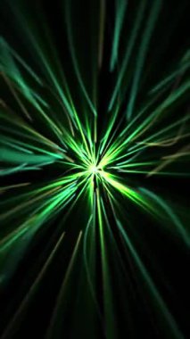 Dikey video, parlayan yeşil ışık demetlerini hızla hareket ettiriyor. Tam HD ve soyut hareket arkaplan canlandırması.