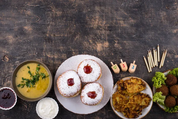 Традиционный Еврейский Праздник Ханука Питание Пончики Суфганиот Картофельные Блинчики Латкес — стоковое фото