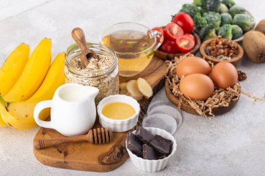 Melatonin içeren sağlıklı ürünler. İyi bir uyku için yiyecek.